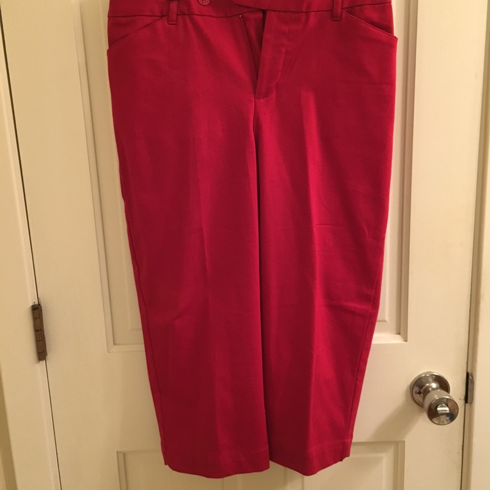 Red Capris
